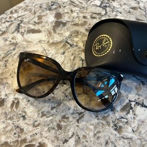 Women’s Ray Bans